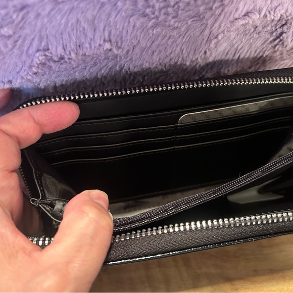 Guess purse and wallet - Picture 6 of 10